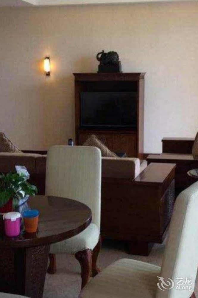 Phoenix Hotel Wuyi Ťiang-men Exteriér fotografie